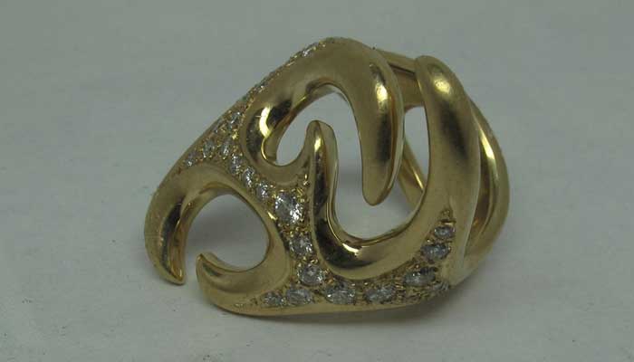 irish style diamond ring